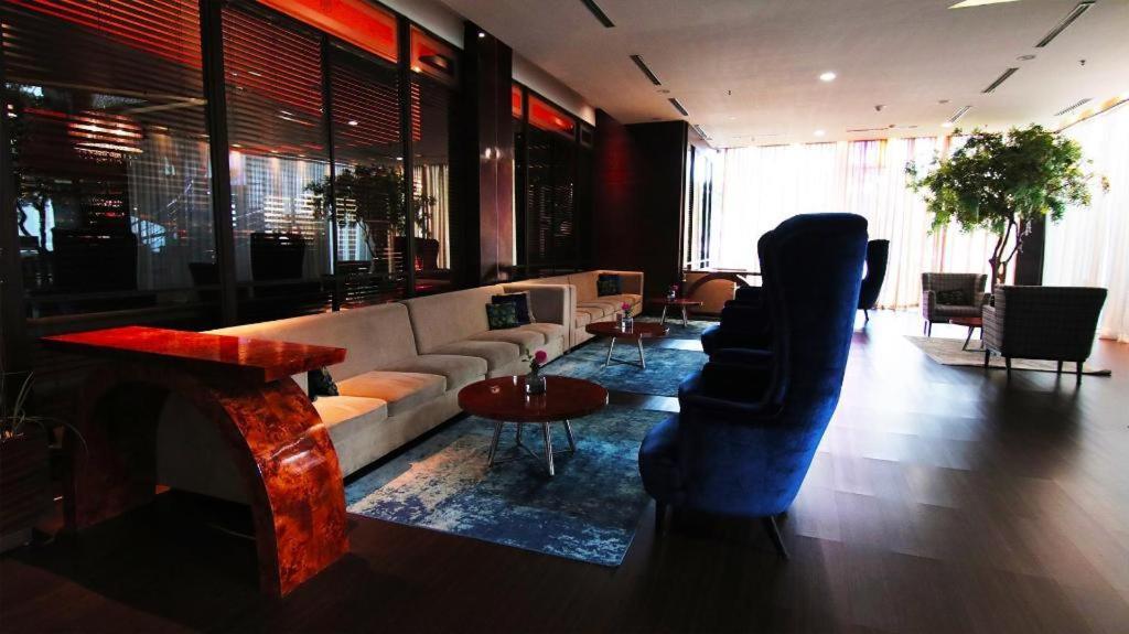 The Arista Hotel Palembang Exterior photo